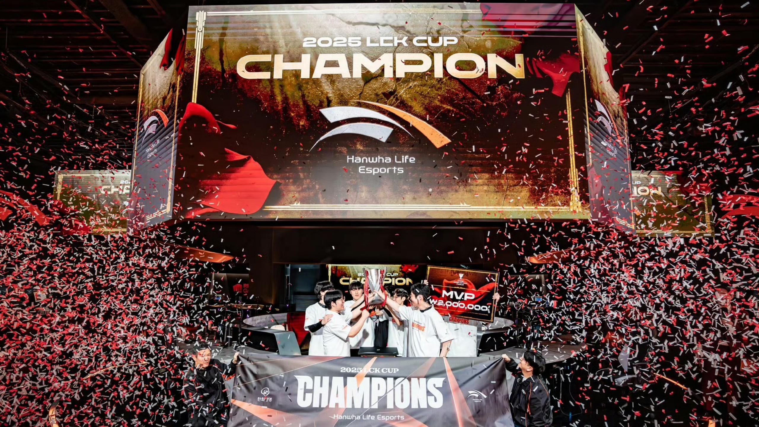 BRO鏖战HLE，JackeyLove团战一打五宿敌对决2025世界赛，点燃全场激情