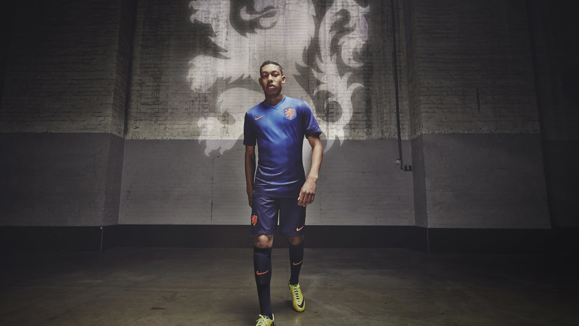 开云平台-神锋破纪录！伊萨克欧冠之夜改写历史，他用进球宣告新时代降临